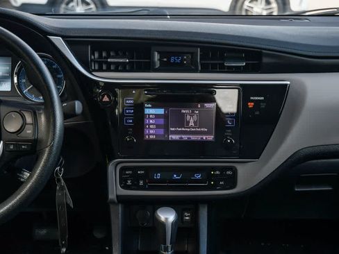 Used 2017 Toyota Corolla LE FWD image 13
