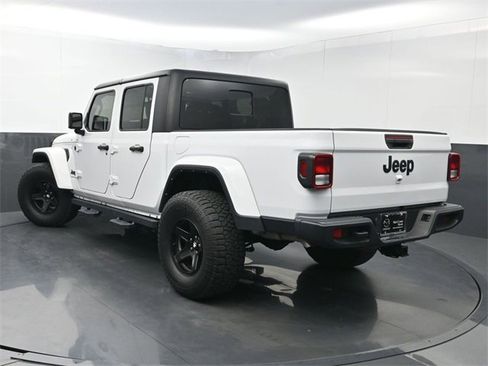 Used 2023 Jeep Gladiator Sport image 4
