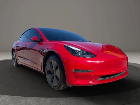 Used 2023 Tesla Model 3 Standard Range image 3