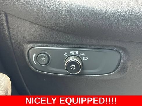 Used 2022 Chevrolet Equinox RS FWD image 19
