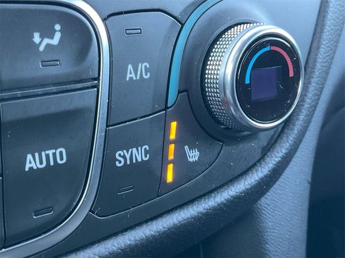 Used 2023 Chevrolet Equinox LT image 26