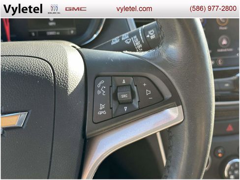 Certified 2022 Chevrolet Trax LT w/ LT Convenience Package image 23
