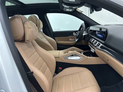 New 2026 Mercedes-Benz GLS 580 4MATIC image 32
