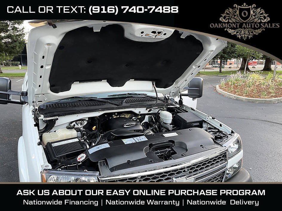 Used 2005 Chevrolet Silverado 3500 LS AWD/4WD image 26