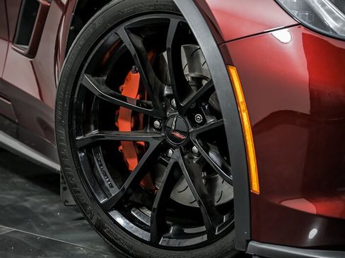 Used 2019 Chevrolet Corvette Grand Sport w/ Carbon Flash Badge Package RWD image 3