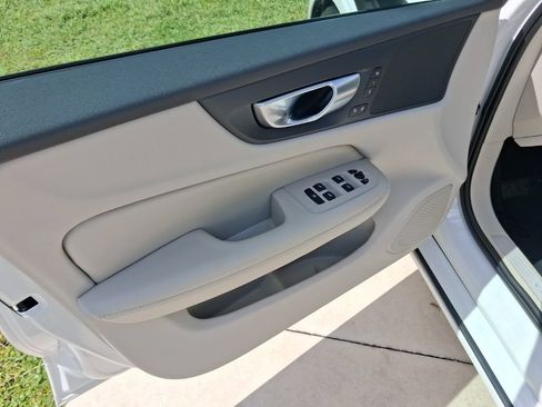 Used 2024 Volvo S60 B5 Core FWD image 15