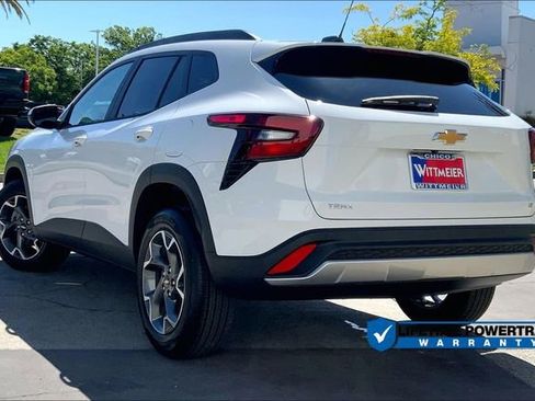 New 2025 Chevrolet Trax LT w/ Driver Confidence Package FWD image 3