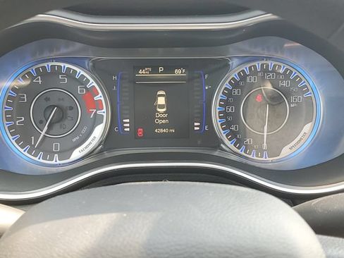 Used 2016 Chrysler 200 LX FWD image 18