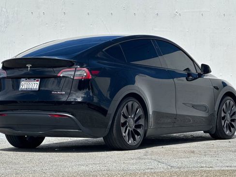 Used 2025 Tesla Model Y Performance AWD/4WD image 3