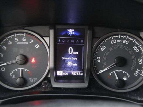 Used 2016 Toyota Tacoma TRD Off-Road w/ Premium & Technology Package AWD/4WD image 27