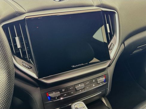 Used 2021 Maserati Ghibli S image 13