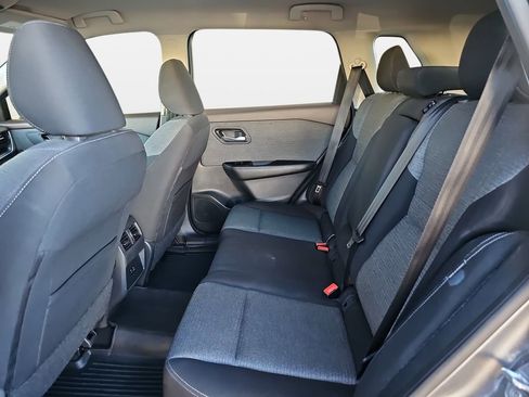 Used 2021 Nissan Rogue SV image 19