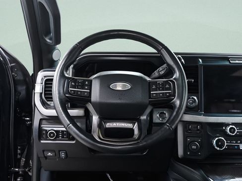 Used 2025 Ford F250 Platinum image 11