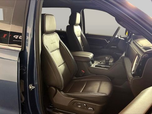 Used 2024 GMC Sierra 1500 Denali w/ Denali Reserve Package RWD image 9