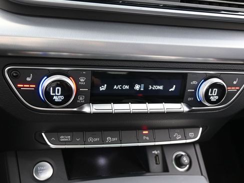 Used 2025 Audi Q5 2.0T Premium image 22