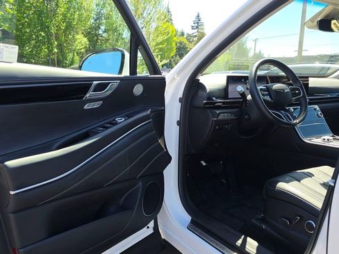 Used 2025 Genesis GV80 2.5T AWD/4WD image 20