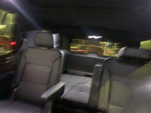 Used 2022 GMC Yukon Denali AWD/4WD image 8