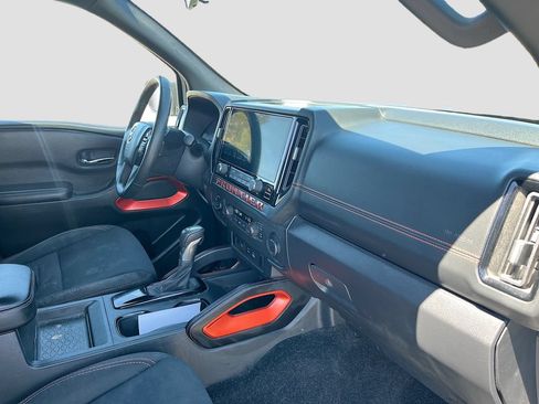 Used 2025 Nissan Frontier PRO-4X AWD/4WD image 26