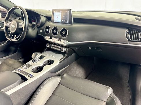 Used 2018 Kia Stinger GT2 RWD image 37