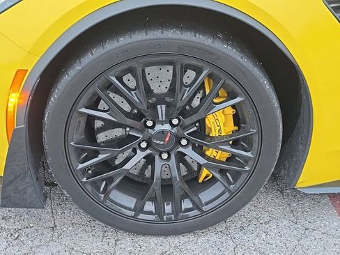 Used 2016 Chevrolet Corvette Z06 w/ 3LZ Preferred Equipment Group image 9
