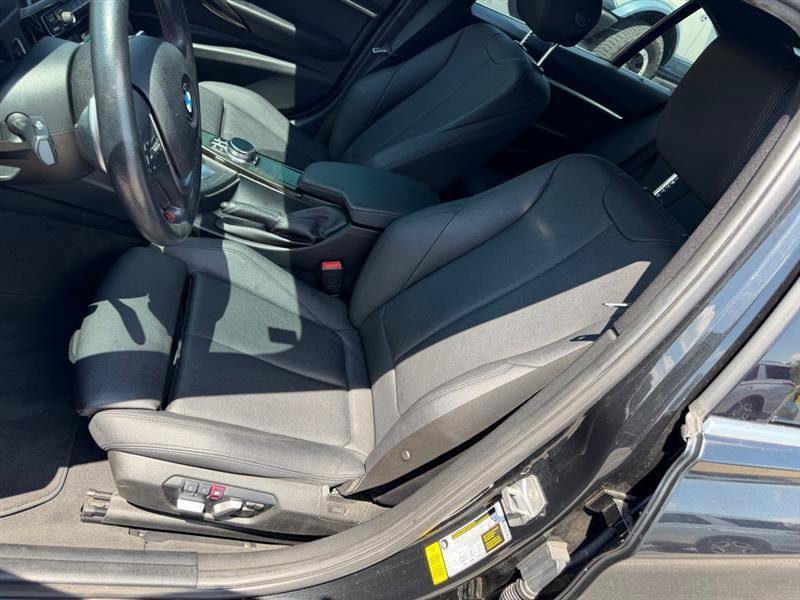 Used 2018 BMW 330i Sedan RWD image 4