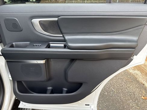 New 2025 Ford Expedition Platinum w/ Stealth Performance Package image 17