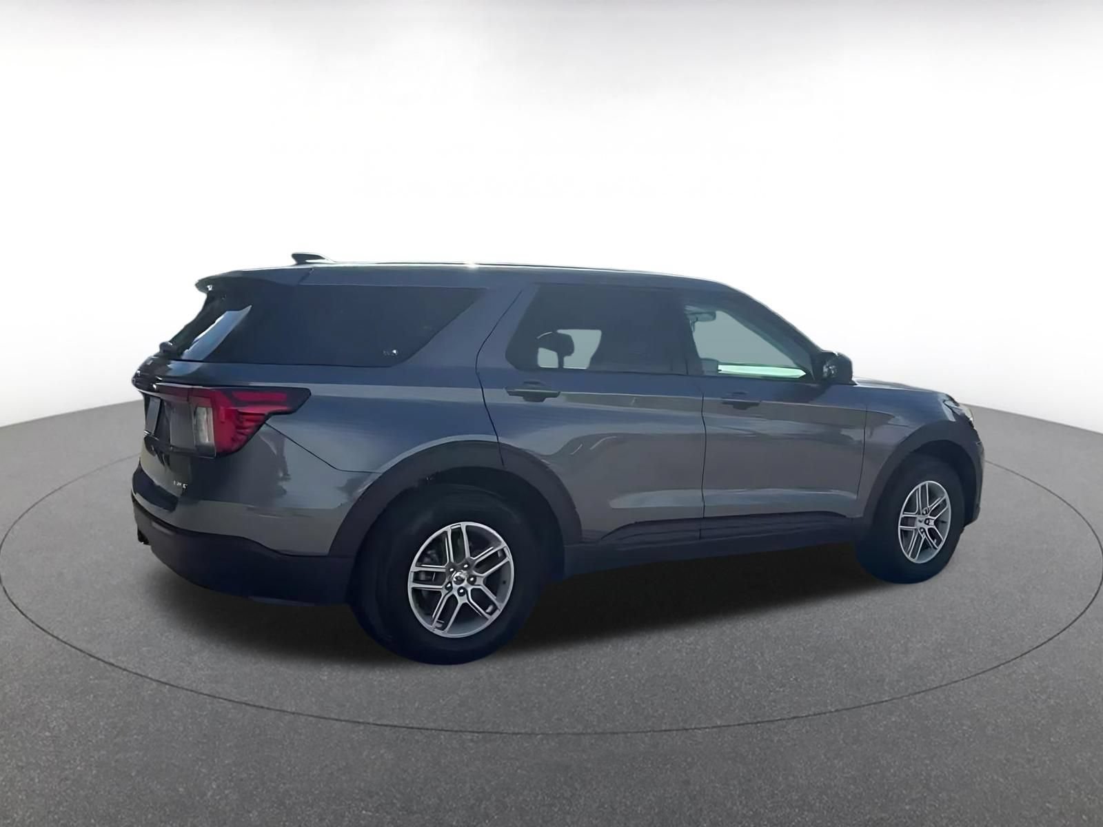 Used 2026 Ford Explorer Active AWD/4WD image 14