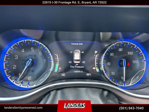 Used 2017 Chrysler Pacifica Touring-L Plus w/ Tire & Wheel Group FWD image 15