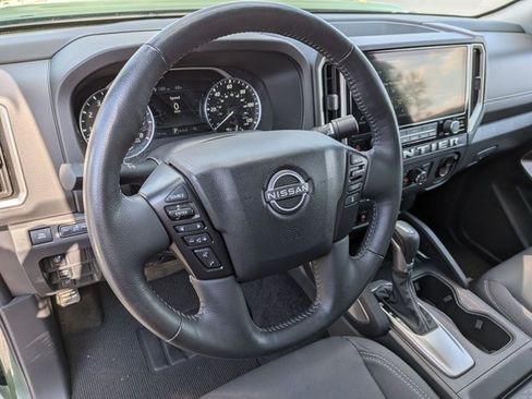 Certified 2025 Nissan Frontier SV w/ SV Convenience Package RWD image 15