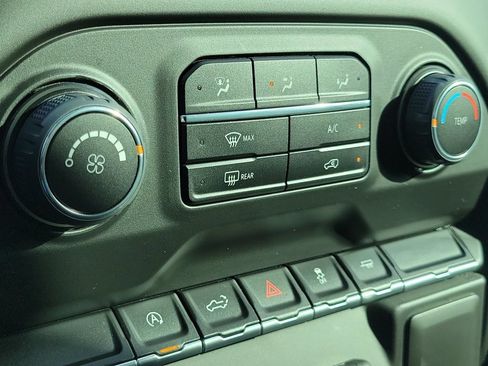 Used 2022 Chevrolet Silverado 1500 Custom RWD image 32