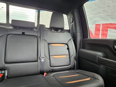 Used 2022 GMC Sierra 2500 AT4 w/ AT4 Preferred Package AWD/4WD image 29