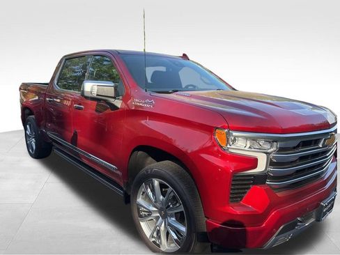 Used 2025 Chevrolet Silverado 1500 High Country AWD/4WD image 3