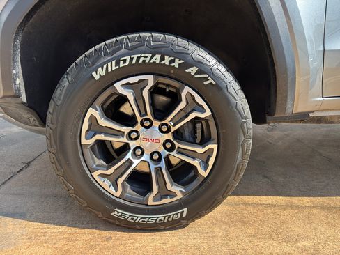 Used 2023 GMC Canyon AT4 w/ AT4 Premium Package image 4