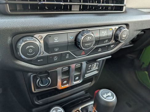 Used 2026 Jeep Wrangler Sport AWD/4WD image 16