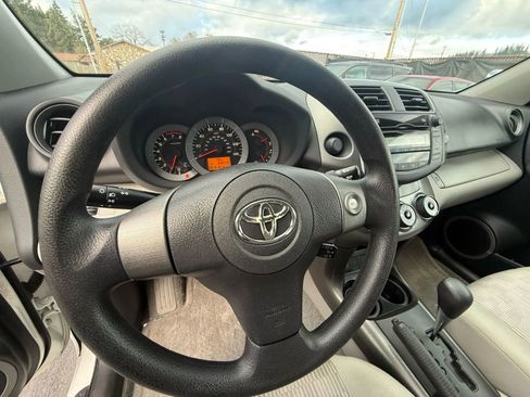 Used 2011 Toyota RAV4 2WD w/ Base L4 Extra Value Pkg image 19