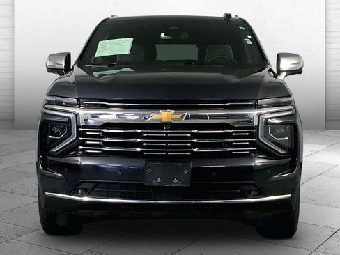 Used 2025 Chevrolet Tahoe Premier AWD/4WD image 2