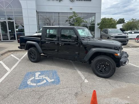 New 2025 Jeep Gladiator Sport image 36