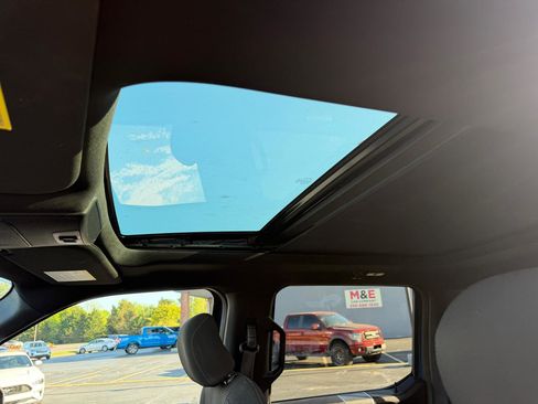 Used 2017 Ford F150 XLT w/ Equipment Group 302A Luxury image 11