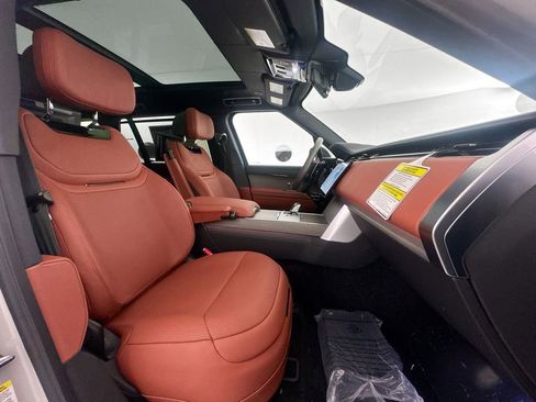 New 2026 Land Rover Range Rover SV image 29