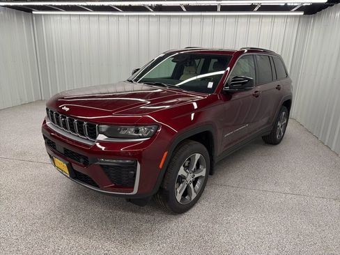 New 2026 Jeep Grand Cherokee Limited image 3