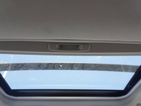 Used 2023 Toyota RAV4 XLE Premium image 15