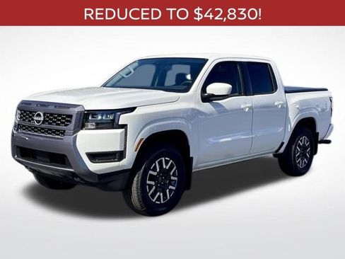 New 2026 Nissan Frontier SV w/ Tow Package AWD/4WD image 8
