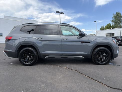Used 2024 Volkswagen Atlas Peak Edition SE AWD/4WD image 7