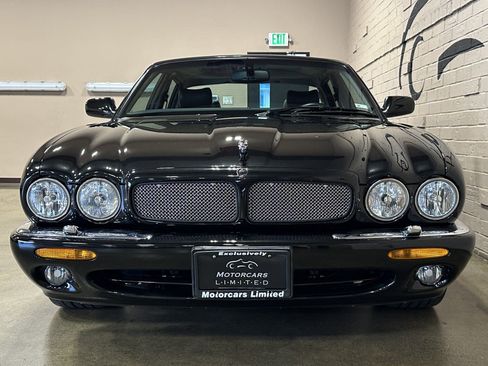 Used 2002 Jaguar XJ8 image 13