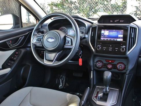 Used 2019 Subaru Impreza 2.0i Premium image 13