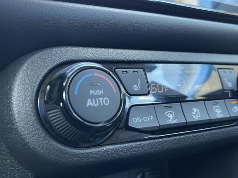 Used 2023 Nissan Kicks SR w/ SR Premium Package FWD image 26