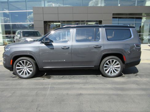 Used 2023 Jeep Grand Wagoneer Series II w/ Premium Group II AWD/4WD image 4