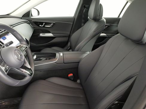 Used 2025 Mercedes-Benz E 350 4MATIC Sedan image 31