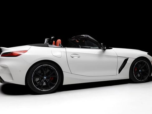 Used 2025 BMW Z4 M40i w/ Edition image 28