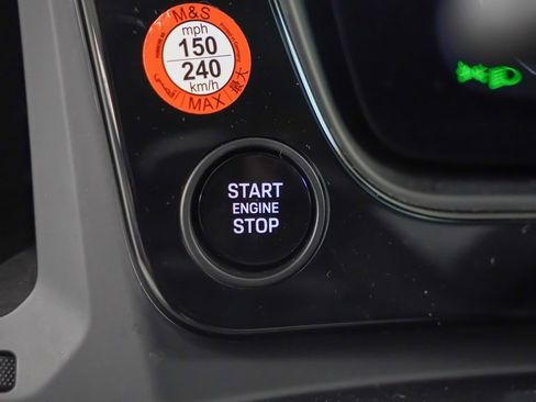 Certified 2025 Porsche Cayenne S image 25